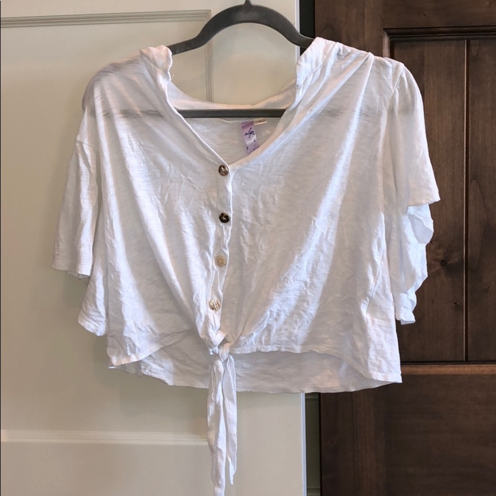 Loose knot tee